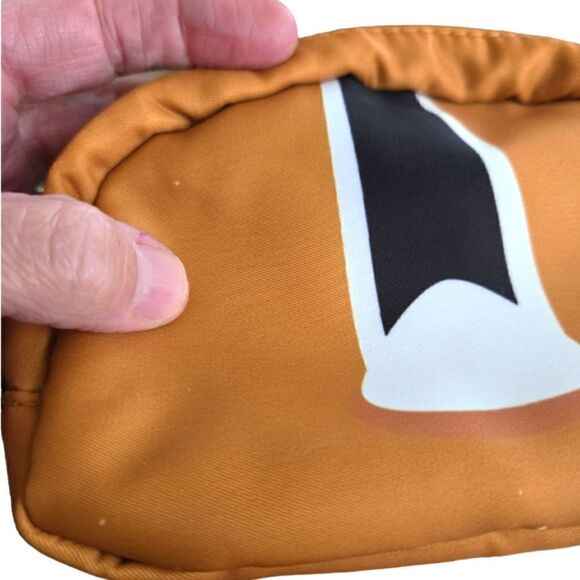 EC SOHO DISNEY COLLECTION TSUM TSUM CHIP 'N DALE MAKEUP BAG *RARE* - Picture 4 of 4